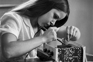 Bildungsprogramme, finanziert vom Office of Technology Assessment, einer Bundesbehörde, zur Unterstützung von Schulen
