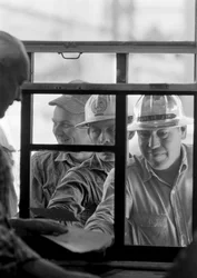 Bergleute erhalten Gehaltsschecks Mineralogen planen Tagebau in der Morenci-Mine für...