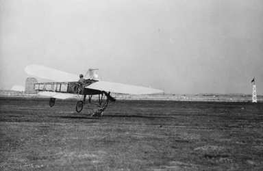 Graces Flugzeug, gerade als es nach dem Aufprall auf den Boden hochsprang, Blackpool
