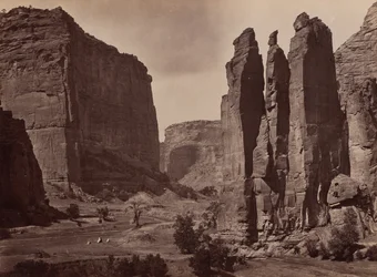Cañon de Chelle. Die Wände des Grand Cañon sind etwa 1200 Fuß hoch.