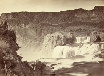 Shoshone Falls, Snake River, Idaho. Ansicht zur Mittagszeit. Die angrenzenden Wände sind etwa 1.000 Fuß hoch.