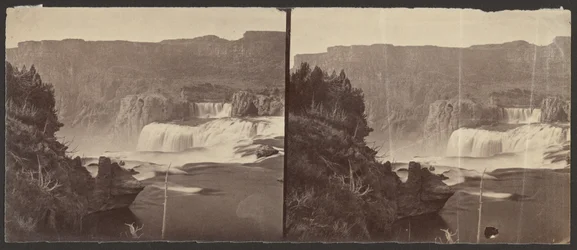 [Shoshone-Fälle, Snake River, Idaho, Mittagsansicht, angrenzende Wände etwa 1,000 Fuß hoch]