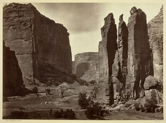 Cañon de Chelle, Wände des Grand Cañon, etwa 1200 Fuß hoch
