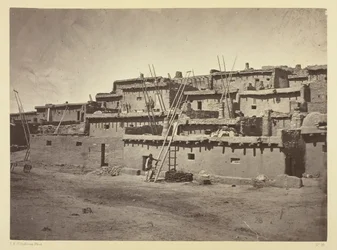 Abschnitt der Südseite des Zuni-Pueblos, New Mexico