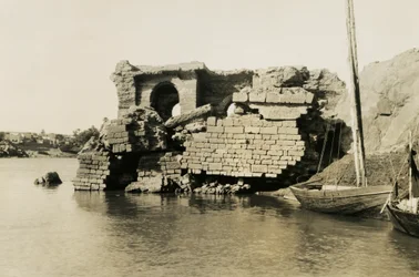 Cleopatra-Bad, Insel Elephantine, Ägypten, Fotografie von Ugo Monneret de Villard