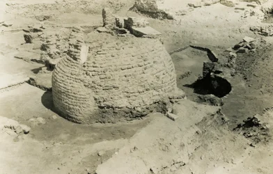 Kuppelgebäude, al-Fustat, Ägypten, Fotografie von Ugo Monneret de Villard