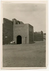 Östliches Tor und Turm des Klosters St. Simeon, Assuan, Ägypten