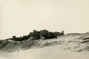 Kloster St. Simeon, von Norden gesehen, Assuan, Ägypten, Fotografie von Ugo Monneret de Villard