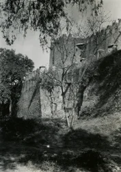 Außenmauer der Kirche Unserer Lieben Frau Maria von Zion, Axum, Äthiopien, Fotografie von Ugo Monneret de Villard