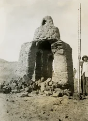 Grab in der Nekropole, Qasr Ibrim, Ägypten, Fotografie von Ugo Monneret de Villard