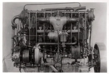 115 PS Daimler-Luftschiffmotor des Zeppelin LZ 6, um 1909-1910 1933