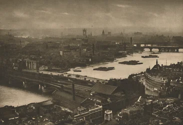 Ein Abschiedsblick auf das wunderbare London vom Kreuz auf der Kuppel von St. Paul, ca. 1935