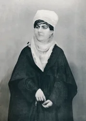 Eine türkische Dame in Outdoor-Kostüm, 1912
