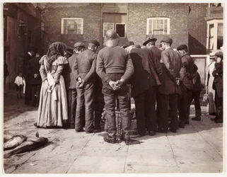 Fischauktion, um 1905