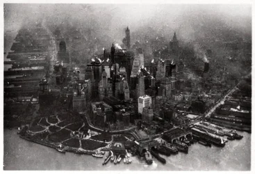 Luftaufnahme von Manhattan, New York City, USA, von einem Zeppelin, 1928