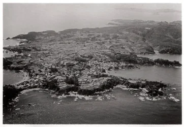 Luftaufnahme von Oginohama, Japan, aus einem Zeppelin, 1929-1933