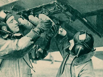 Luftbeobachter bei der Bombenausbildung, 1940