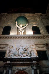 Atlas trägt das Universum auf seinen Schultern