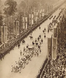 Avenue der Banner, 12. Mai 1937