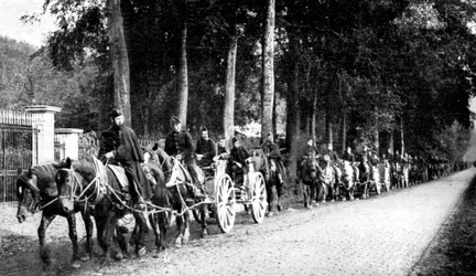 Belgische Artillerie vermeidet deutsche Taube-Flugzeuge, Erster Weltkrieg, 1914