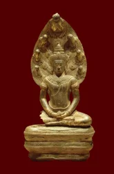 Buddha, von Naga beschützt
