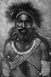 Hauptmann einer Kompanie von Kannibalenkämpfern, Neuguinea, 1922