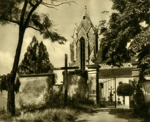 Kirche in Bad Deutsch-Altenburg, Niederösterreich, um 1935
