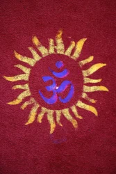 Diwali Rangoli im Shirdi Sai Baba Tempel, Leicester. Vereinigtes Königreich