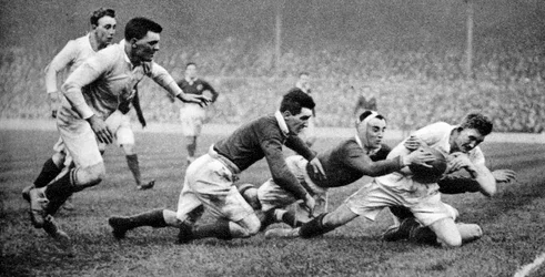 England erzielt einen Versuch gegen Schottland, Twickenham, London, 1926-1927