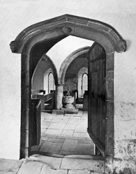 Eingang zur Kapelle, Haddon Hall, Derbyshire, 1924-1926