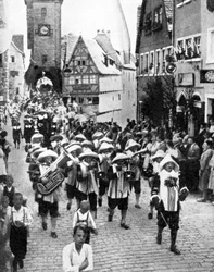 Fest im mittelalterlichen Altstadt, Rothenburg ob der Tauber, Bayern, Deutschland, 1936