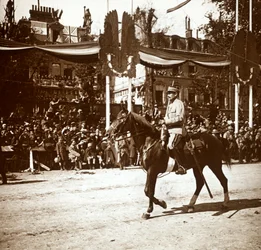 General Toulorge bei der Siegesparade, Paris, Frankreich, ca. 1918-1919