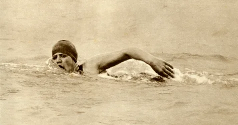 Gertrude Ederle, die erste Frau, die den Ärmelkanal durchschwamm, 1926, 1935
