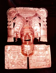 Goldanhänger, der Mitlantecuhtli, den aztekischen Gott der Toten, darstellt, 15. Jahrhundert