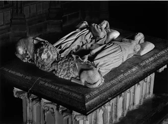 Gotische Kunst: Gisants von Charles I. von Bourbon (1401-1457) und Agnes von Burgund (1407-1476) von Jacques Morel (1417-1459) skulptiert. 1448-1453. Kirche Saint Pierre de Souvigny (Allier).