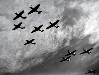 Hawker Hurricanes fliegen in Formation, Schlacht um England, Zweiter Weltkrieg, 1940