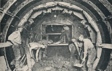 Innerhalb eines Greathead-Tunnelschilds, 1926