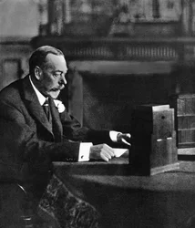 König George V. sendet eine Weihnachtsansprache an das Empire, Sandringham, 1935