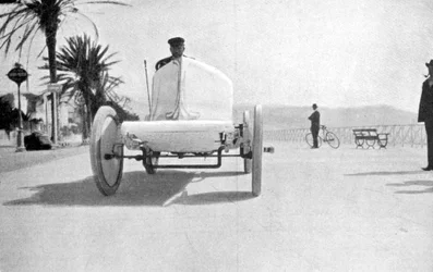 Leon Serpollet in seinem Gardner-Serpollet-Dampfwagen, Nizza, 1903