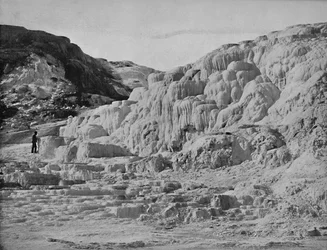Minerva Terrace, Yellowstone Park, um 1897
