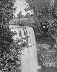Minnehaha Falls, Minneapolis, Minnesota, USA, ca. 1900