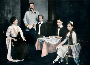 Ermordeter Erzherzog Franz Ferdinand mit seiner Frau und seinen Kindern, ca. 1910