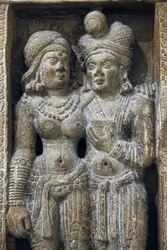 Nationalmuseum von Indien, Delhi. Liebespaar. Sunga. 2. Jahrhundert. Amin, Haryana. Stein. Detail. Indien