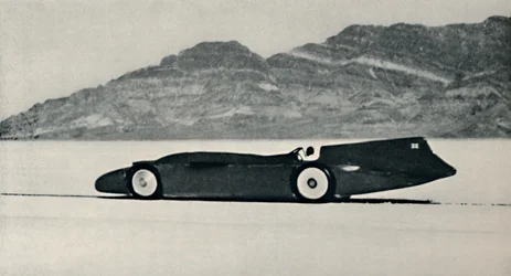 Über 300 Meilen pro Stunde auf den Salzebenen, Bonneville, Utah, 1937