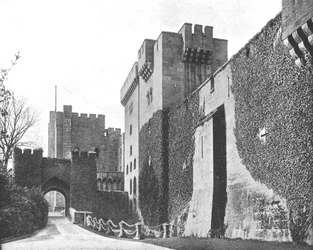 Penrhyn Castle, Bangor, Nordwales, 1894