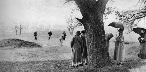 Golf spielen auf dem Tooting Bec Common, London, 1926-1927