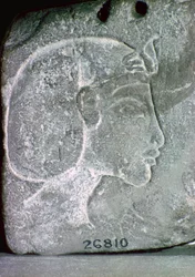 Relief, das den Kopf von Echnaton zeigt, 14. Jahrhundert v. Chr.