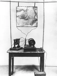 Replik von Marconis erstem Sender, verwendet in seinen frühen Experimenten in Italien, 1894