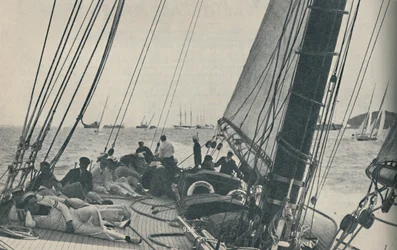 Die größten britischen Rennjachten konkurrieren während der Cowes Week, 1937