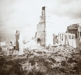 Zerstörte Kirche, Chauny, Nordfrankreich, um 1914-1918